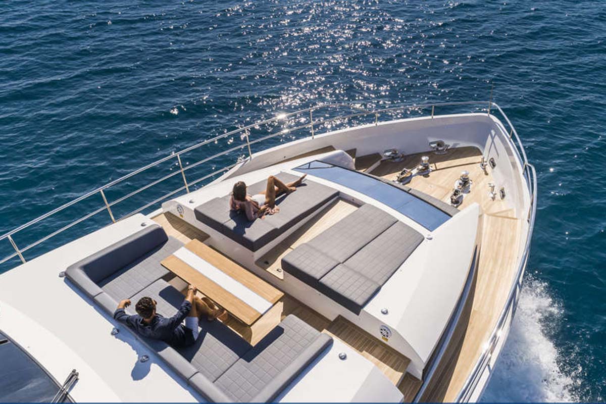 Pearl Yachts foredeck